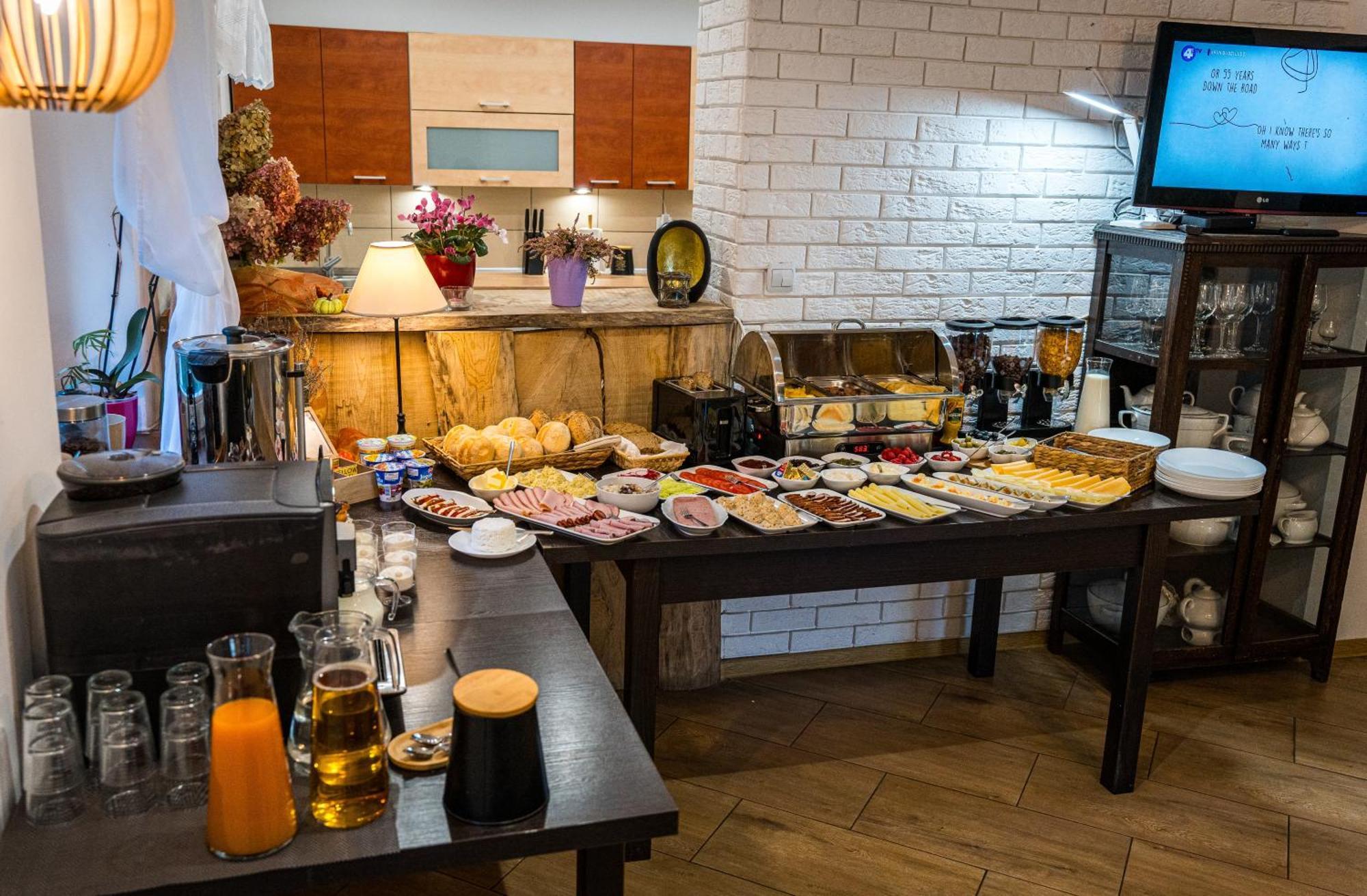 Апартаменти Sowi Gosciniec Wellness & Breakfast Соколєц Екстер'єр фото