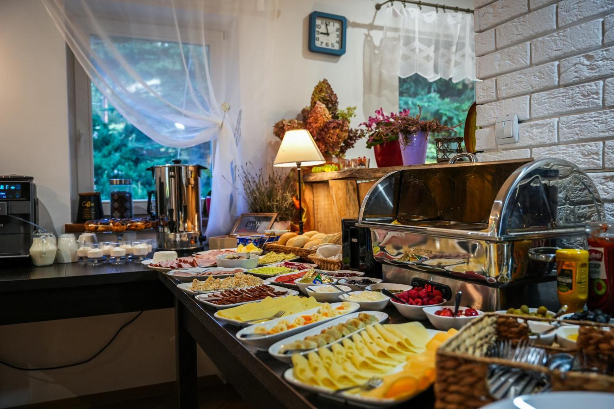 Апартаменти Sowi Gosciniec Wellness & Breakfast Соколєц Екстер'єр фото